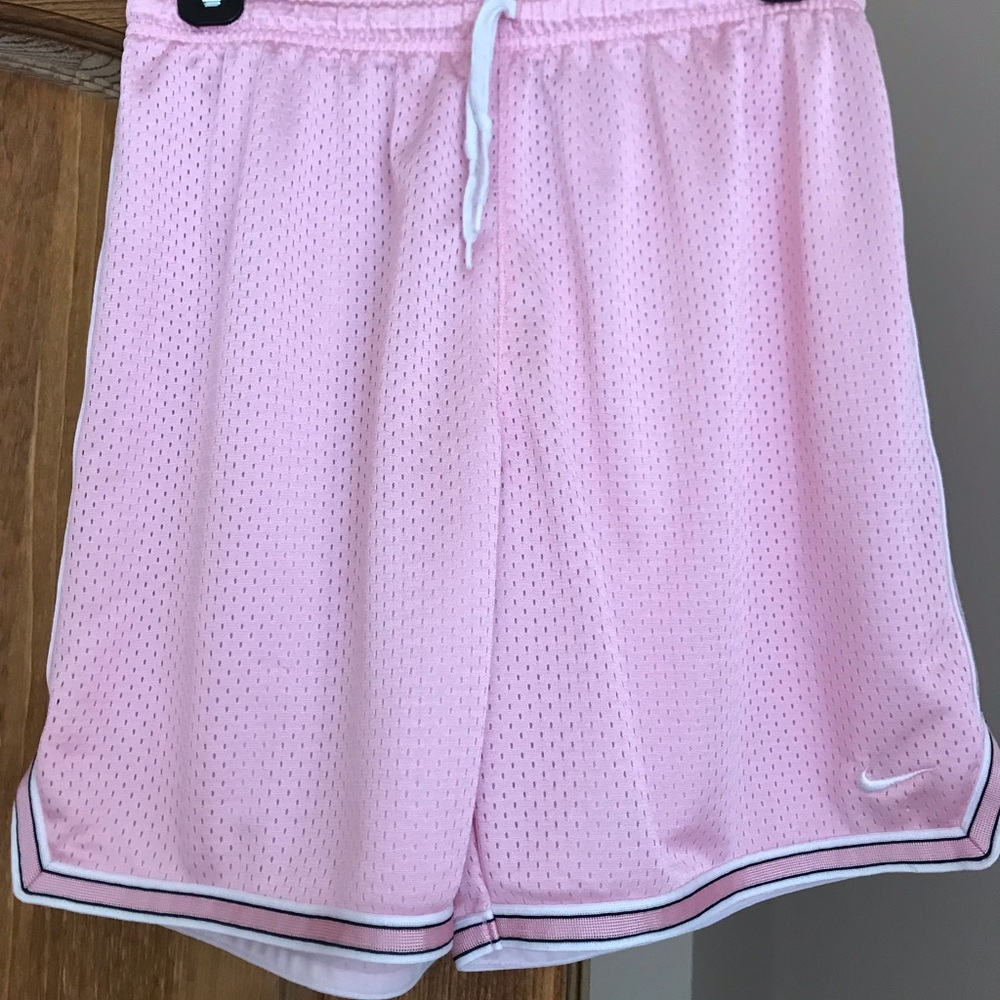 Nike shorts 5”